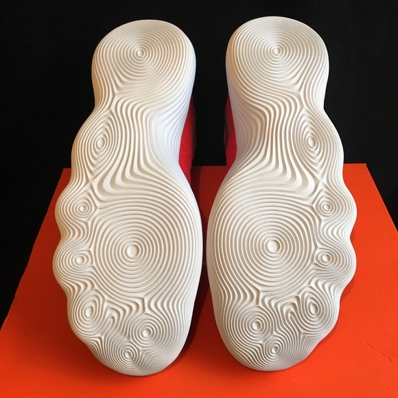 Nike Hyperdunk “University Red” NWOT - Picture 5 of 6